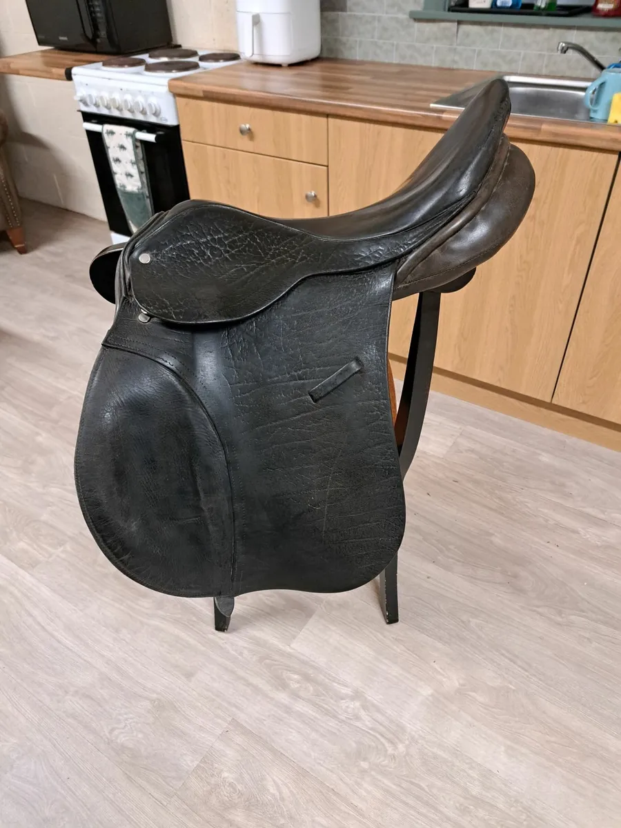 Horse saddle - Image 1