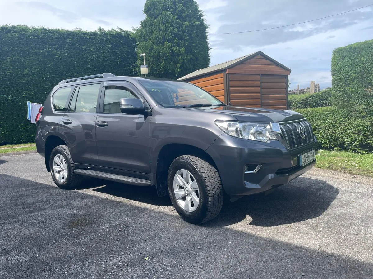 Toyota landcruiser business class - Image 4