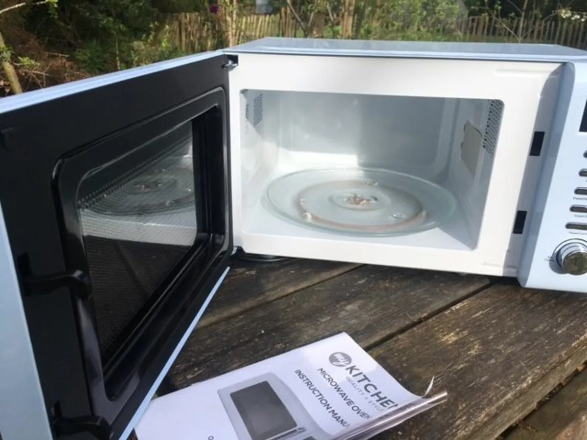 Like new microwave - Image 2
