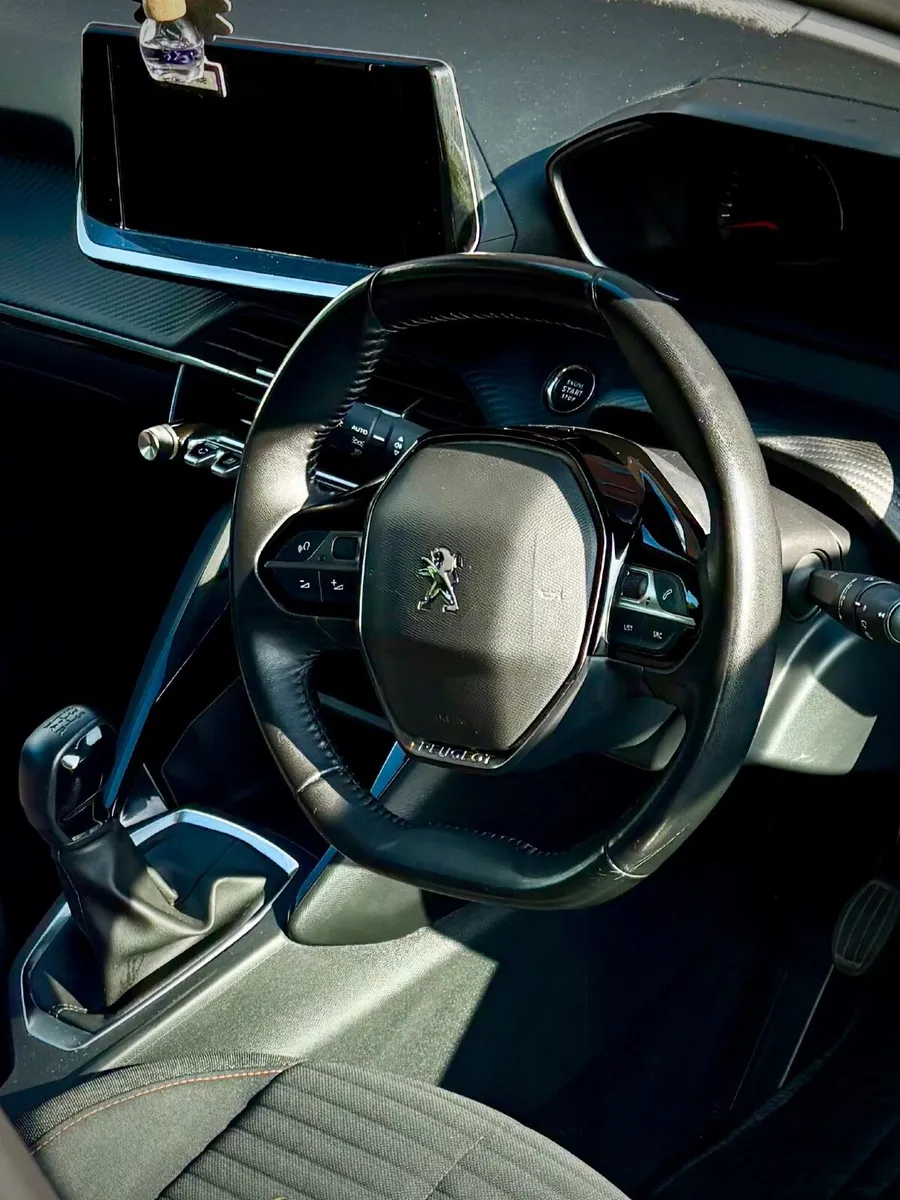 Peugeot 208 2022 - Image 1