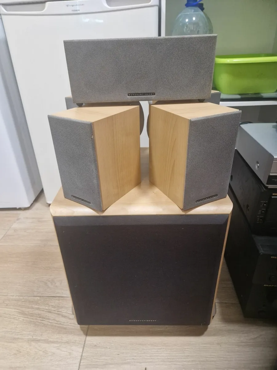 Surround sound speakers and equipment - Image 1