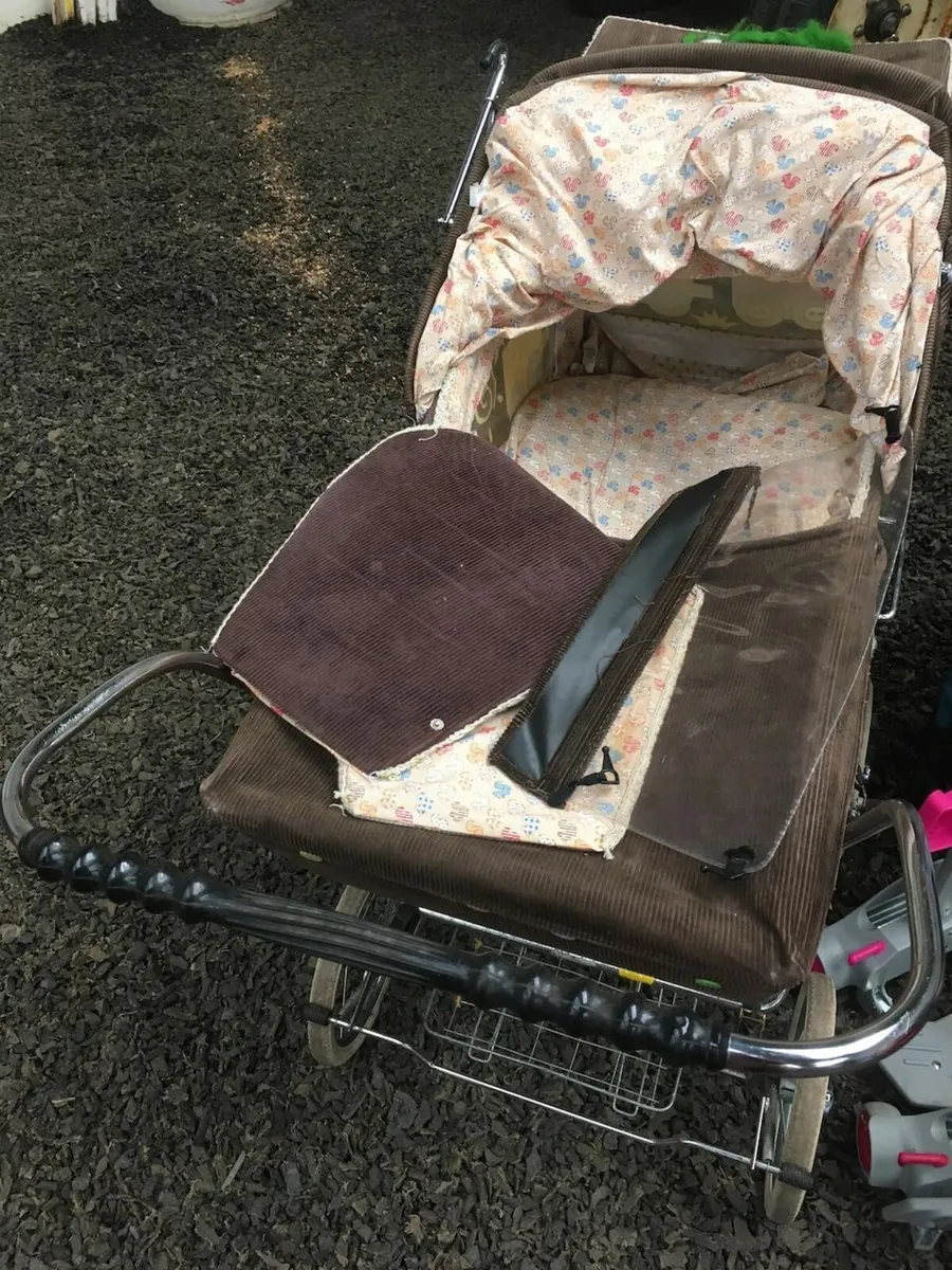 Vintage pram - Image 2