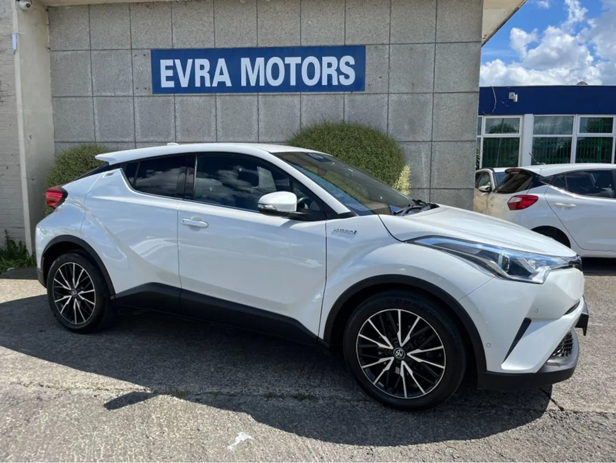 Toyota C-HR SOL Hybrid Automatic 1.8 Petrol //hig - Image 3