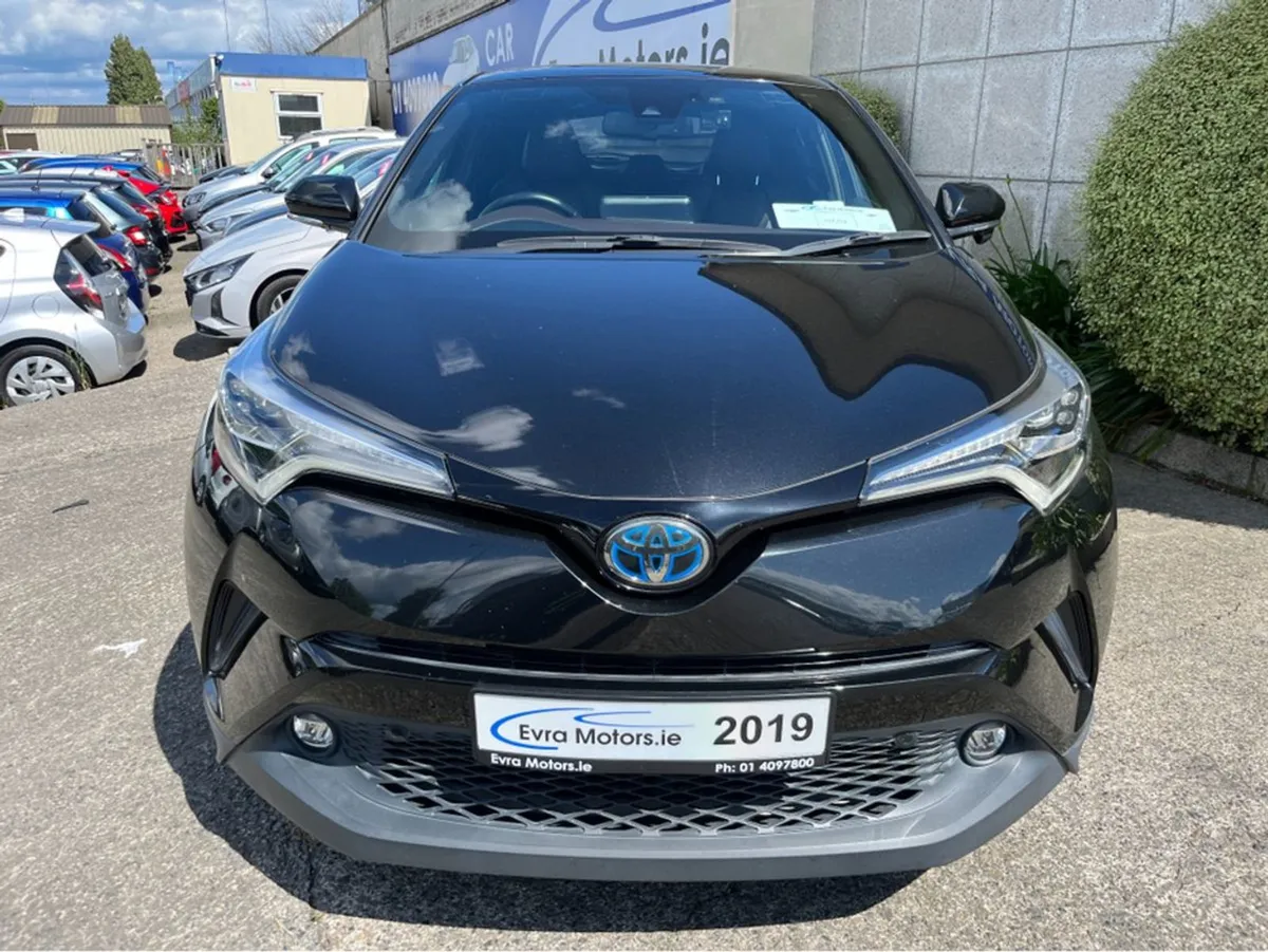 Toyota C-HR SOL Automatic Hybrid 1.8 Petrol //hig - Image 2