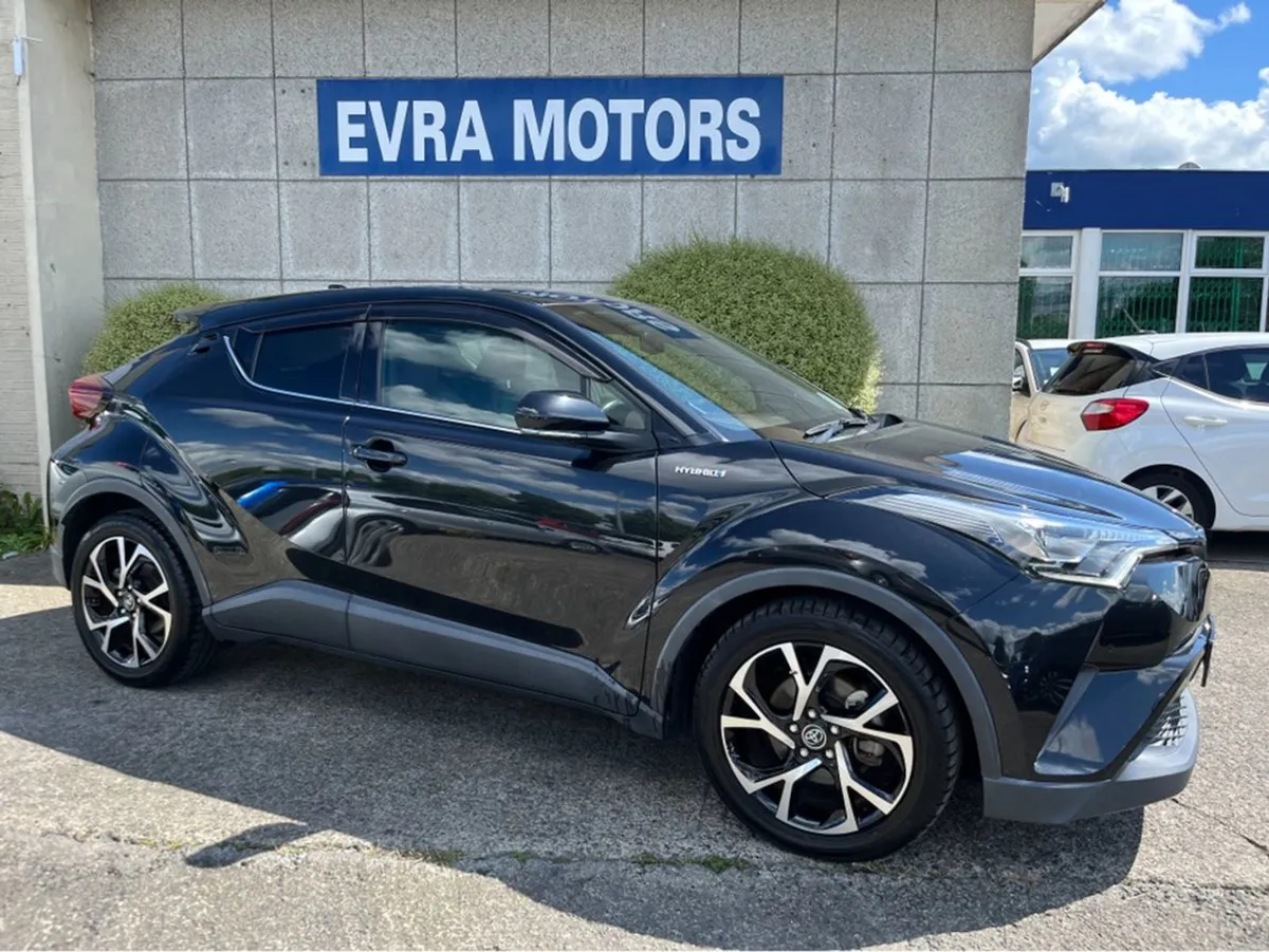 Toyota C-HR SOL Automatic Hybrid 1.8 Petrol //hig - Image 3