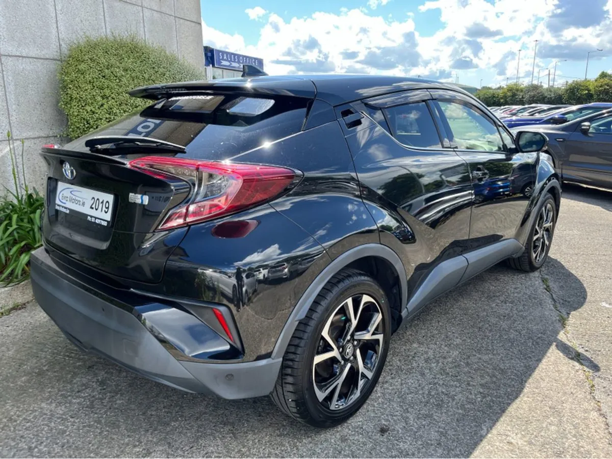Toyota C-HR SOL Automatic Hybrid 1.8 Petrol //hig - Image 4