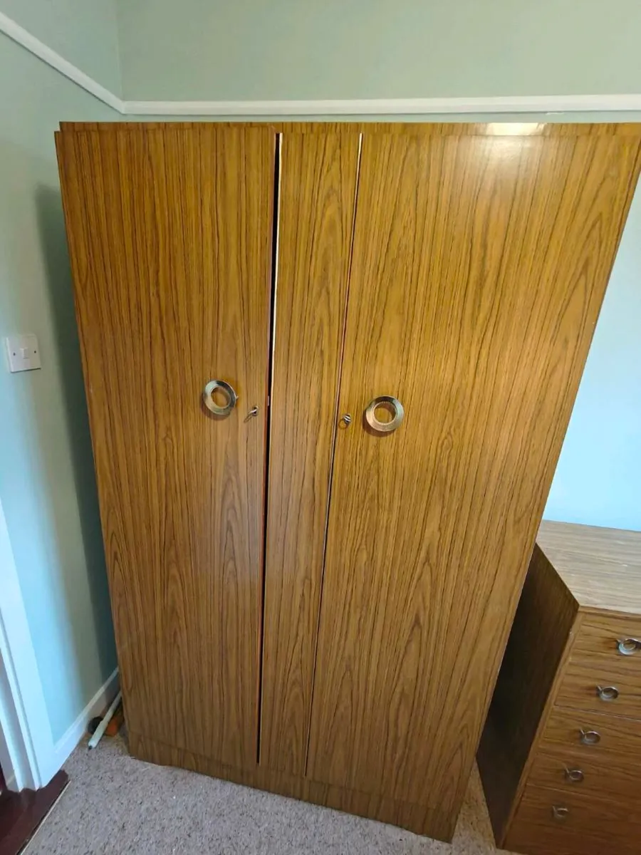 Bedroom furniture - Image 1