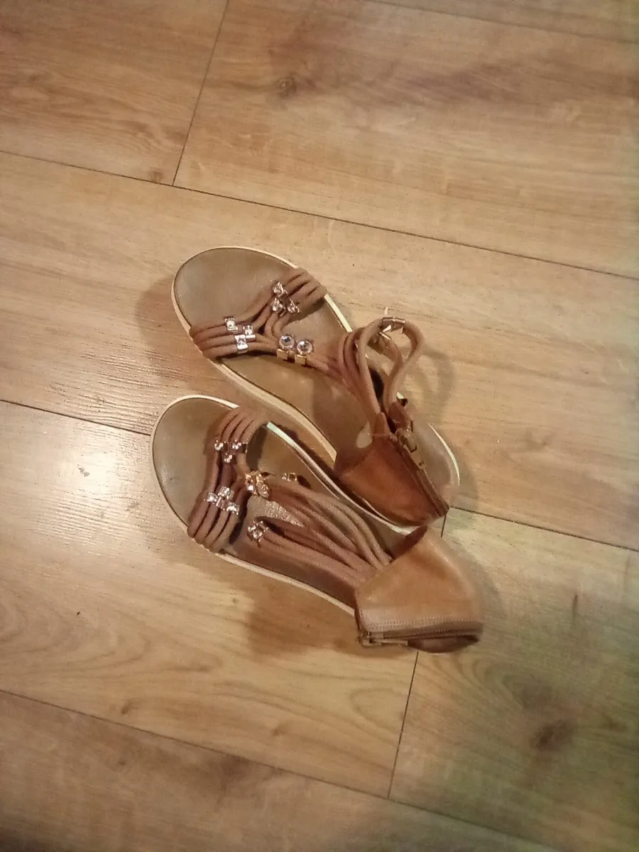 sandals - Image 1