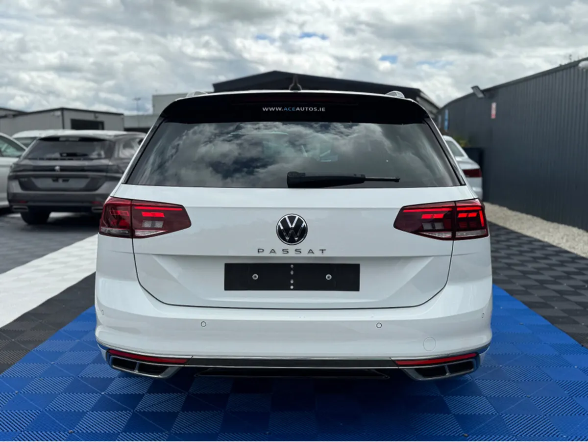 Volkswagen Passat R-LINE - 2.0L DIESEL - AUTO - 12 - Image 4