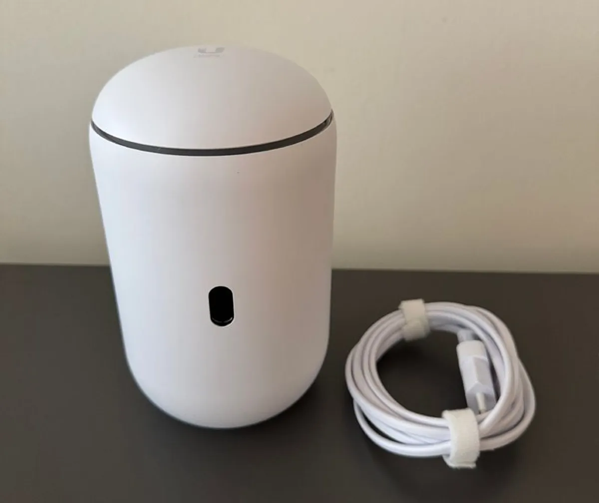 UniFi Dream Router Wifi 6 PoE - Image 1
