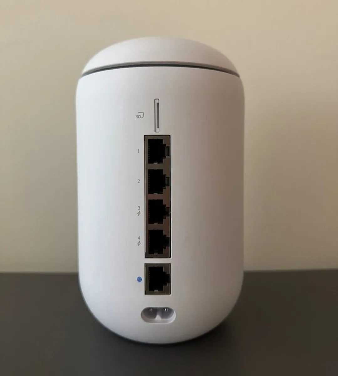 UniFi Dream Router Wifi 6 PoE - Image 2