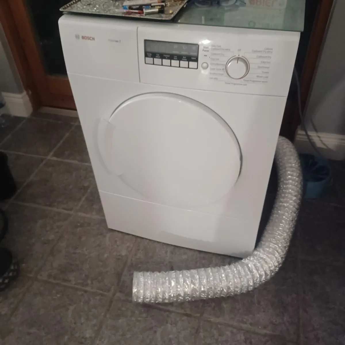Vented clothes dryer - Image 1