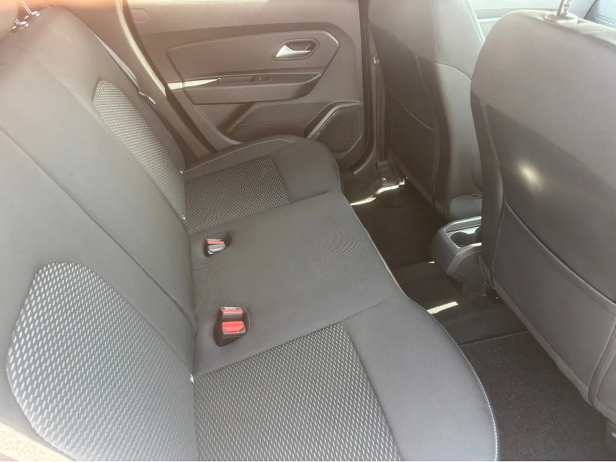 Dacia Duster COMFORT BLUE DCI 115 MY 4DR - Image 4