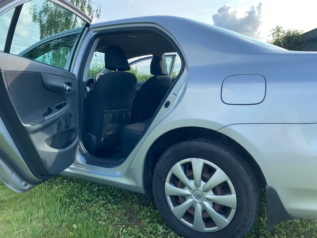 Toyota Corolla - Image 2