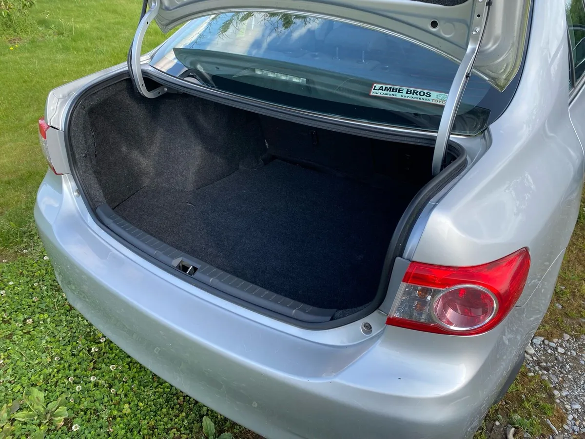 Toyota Corolla - Image 4