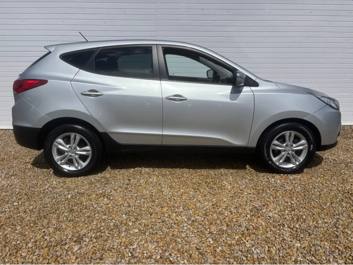 Hyundai ix35 STYLE 2WD 5DR - Image 2