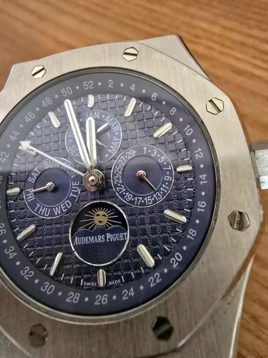 Mens Automatic Watch - Image 1