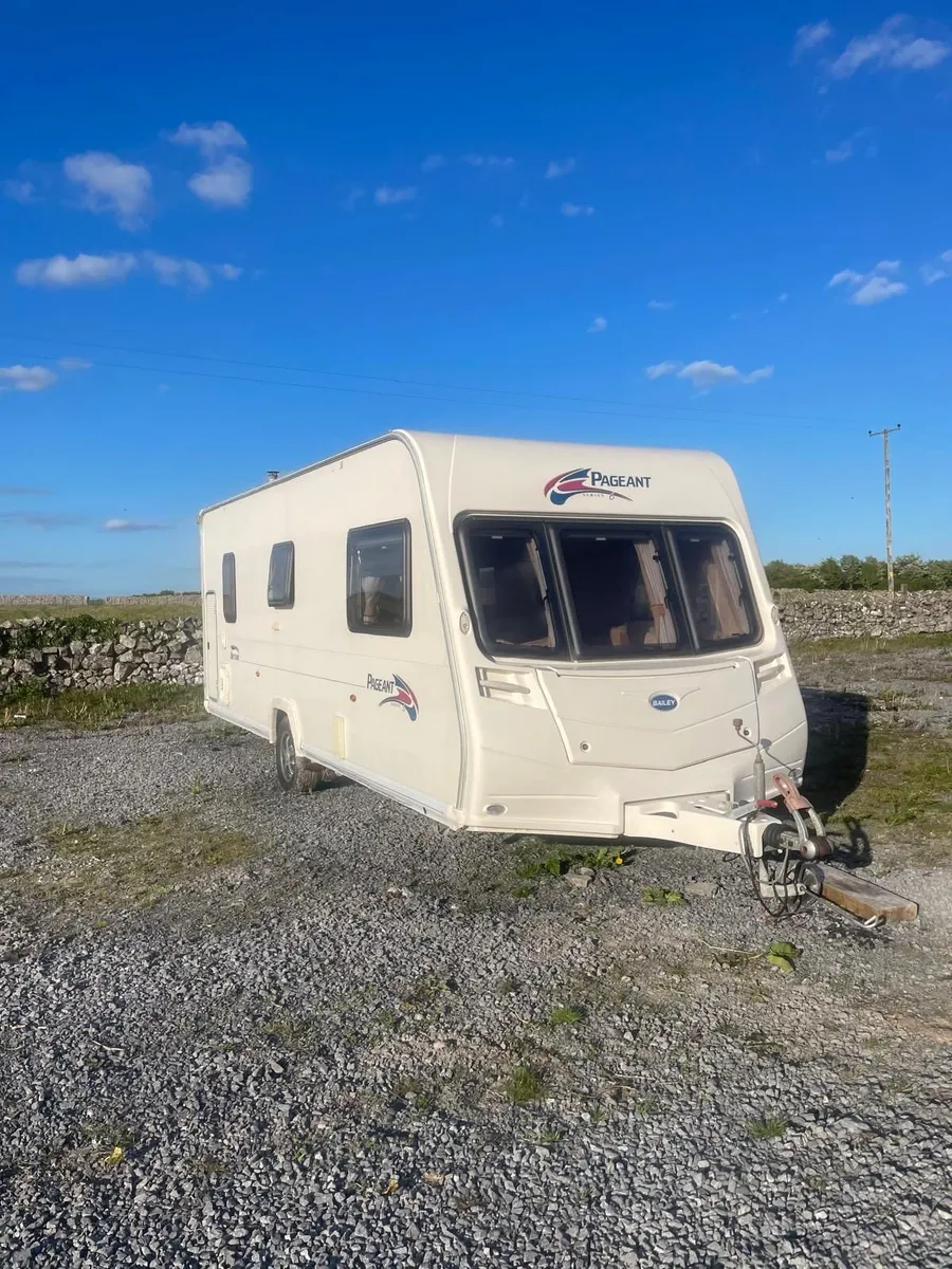 Bailey pageant caravan - Image 1