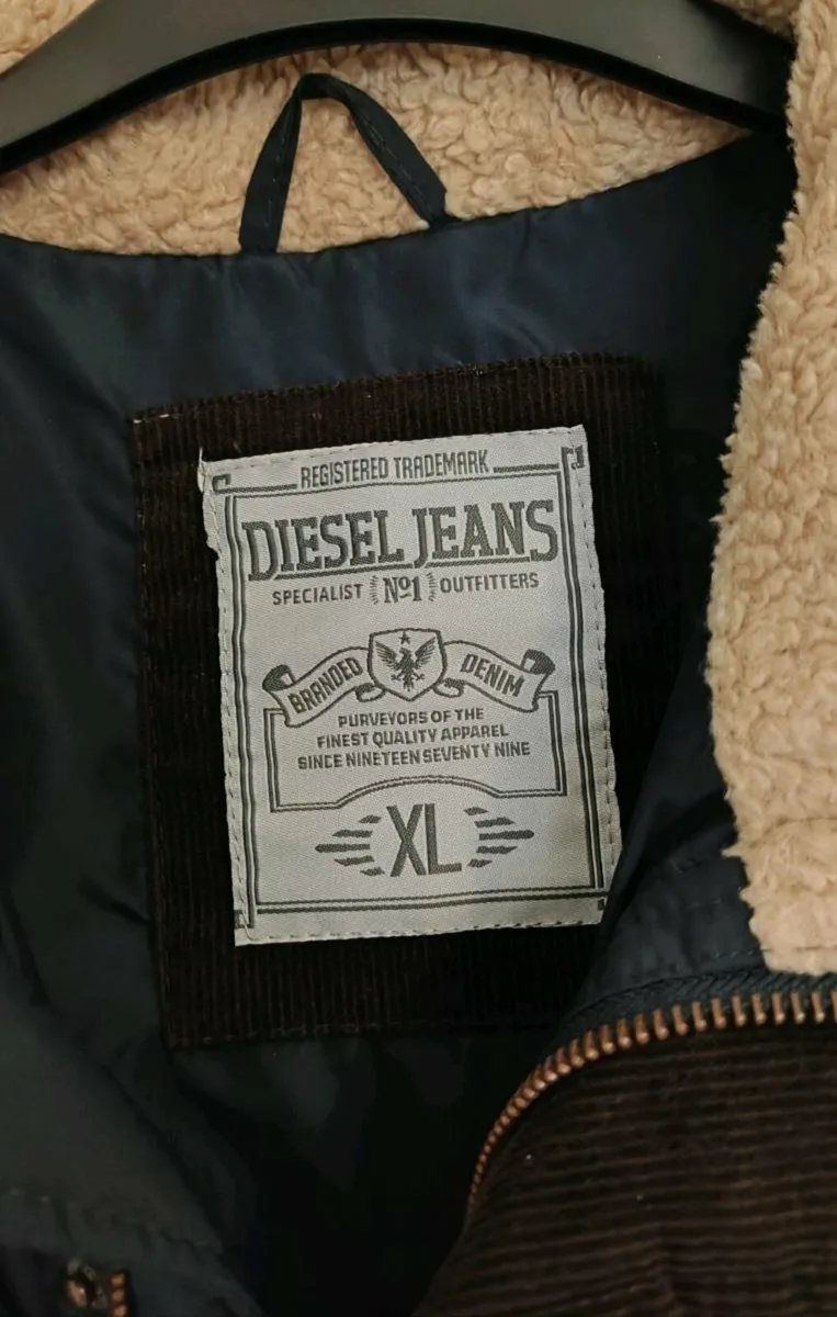 Diesel Jeans Men's Vest – Size XL – Faux Fur Colla - Image 3