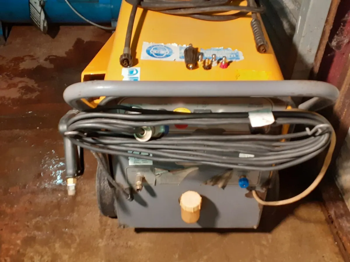 HILTA TW100 HOT PRESSURE WASHER - Image 3