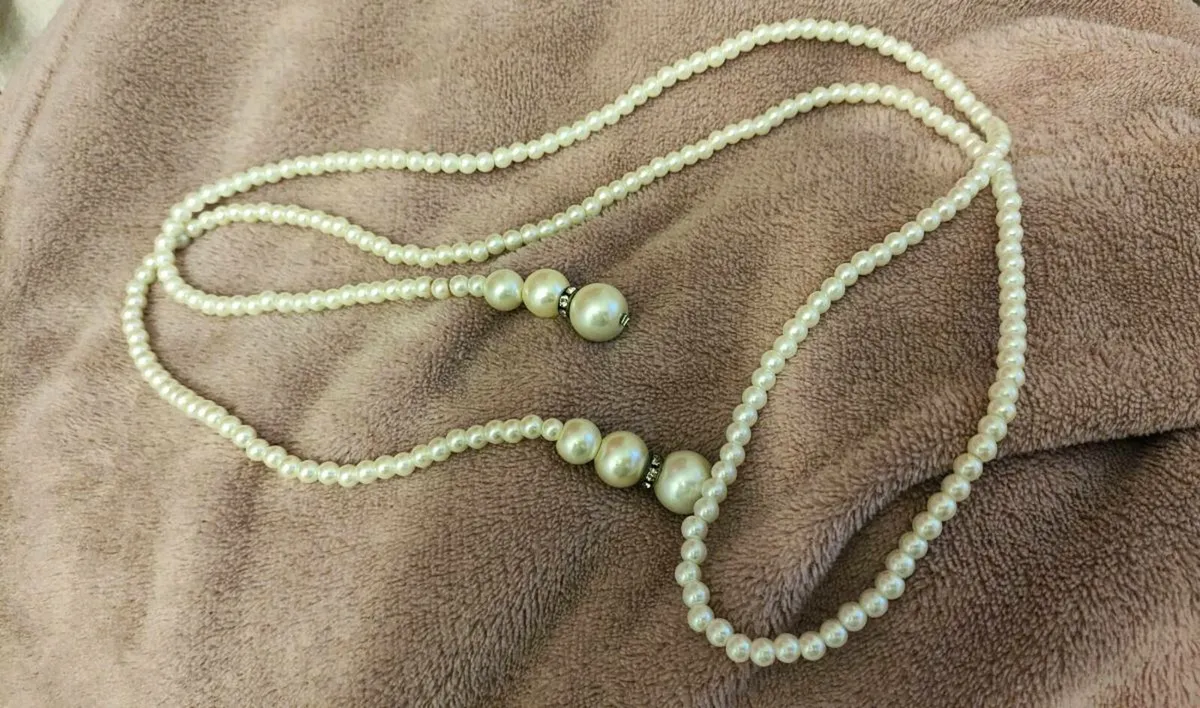 Elegant Pearl Beaded Necklace – Vintage Style - Image 3