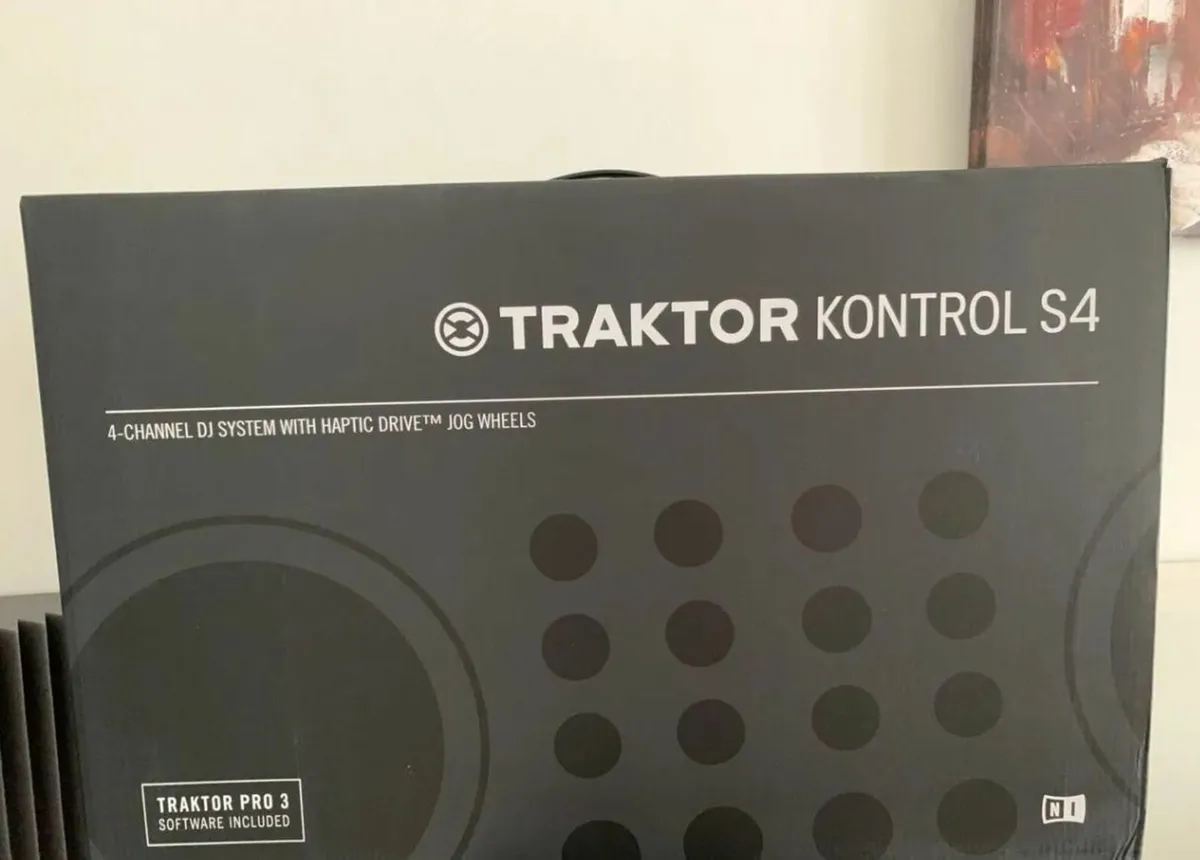 Native Instruments Traktor Kontrol S4 MK3 - Image 1