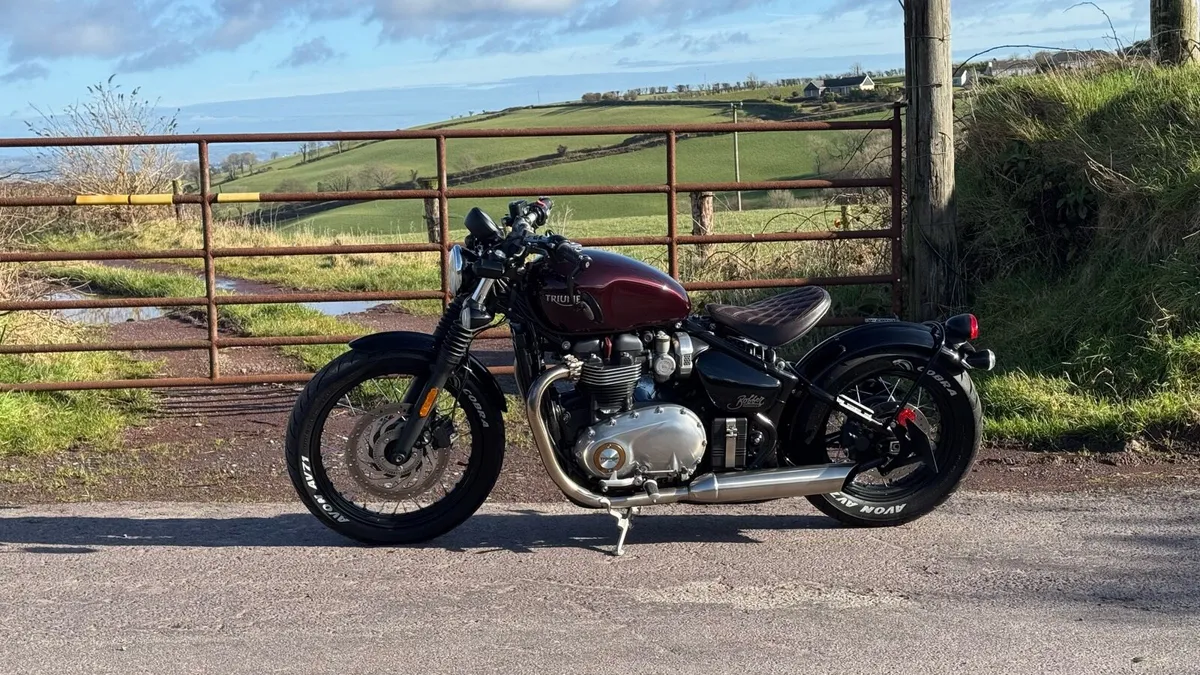 Triumph Bonneville Bobber 1200cc - Image 1