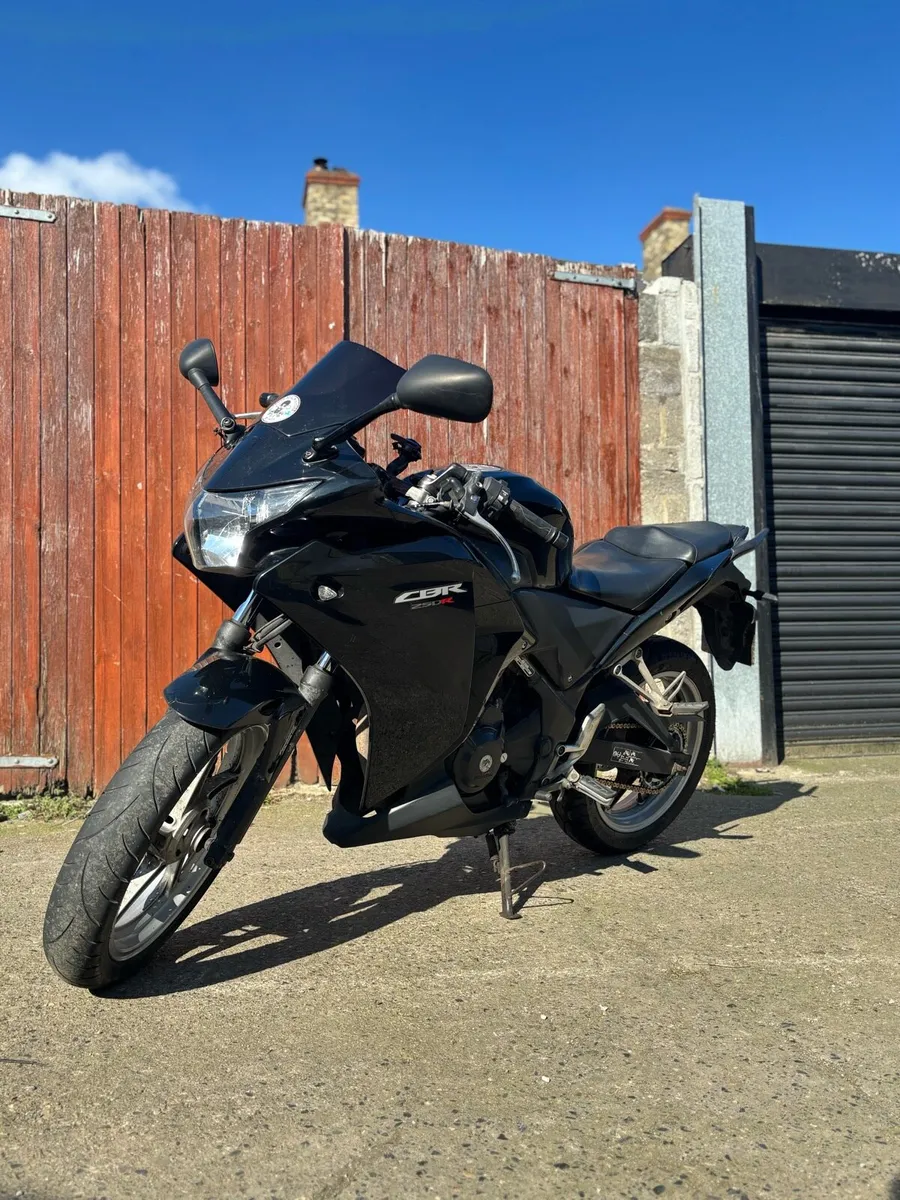 Honda CBR250R - Image 2