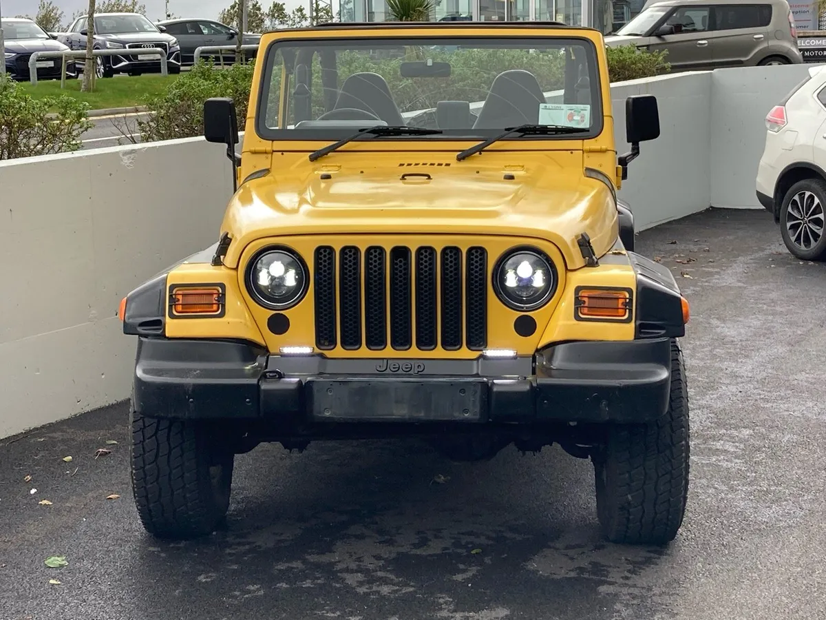 JEEP Wrangler Convertible - Image 4