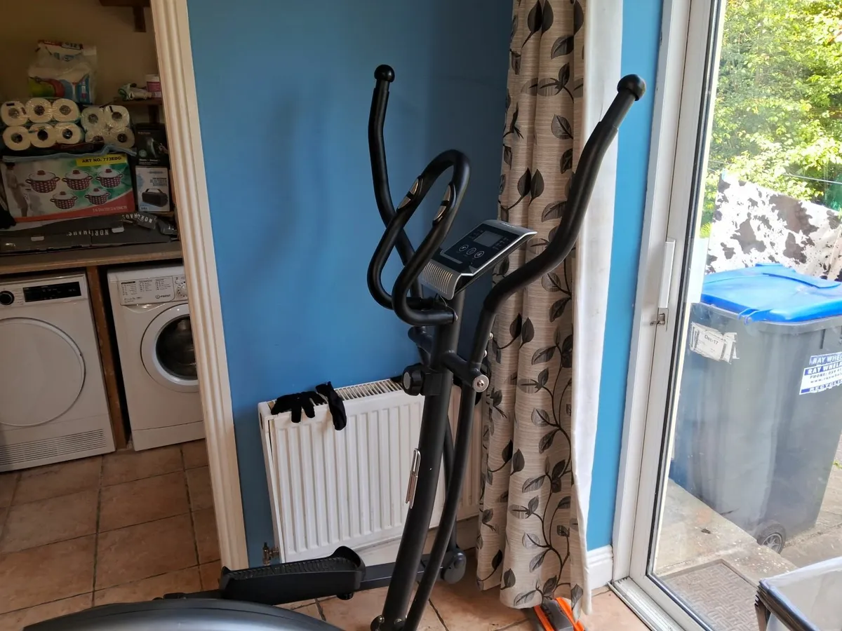 Exercise bike - Image 1