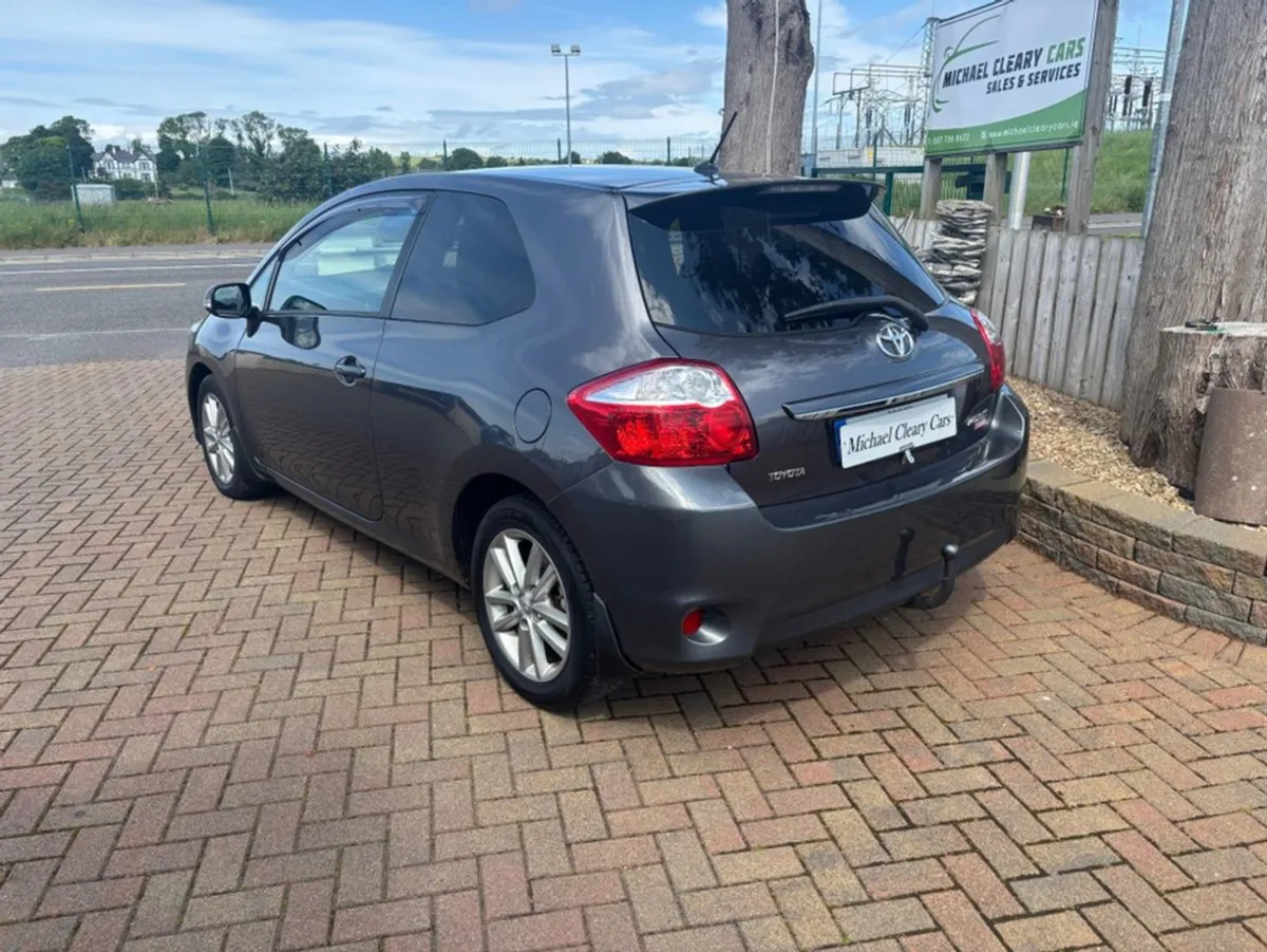 Toyota Auris 1.4 D-4d Sport 3DR - Image 3
