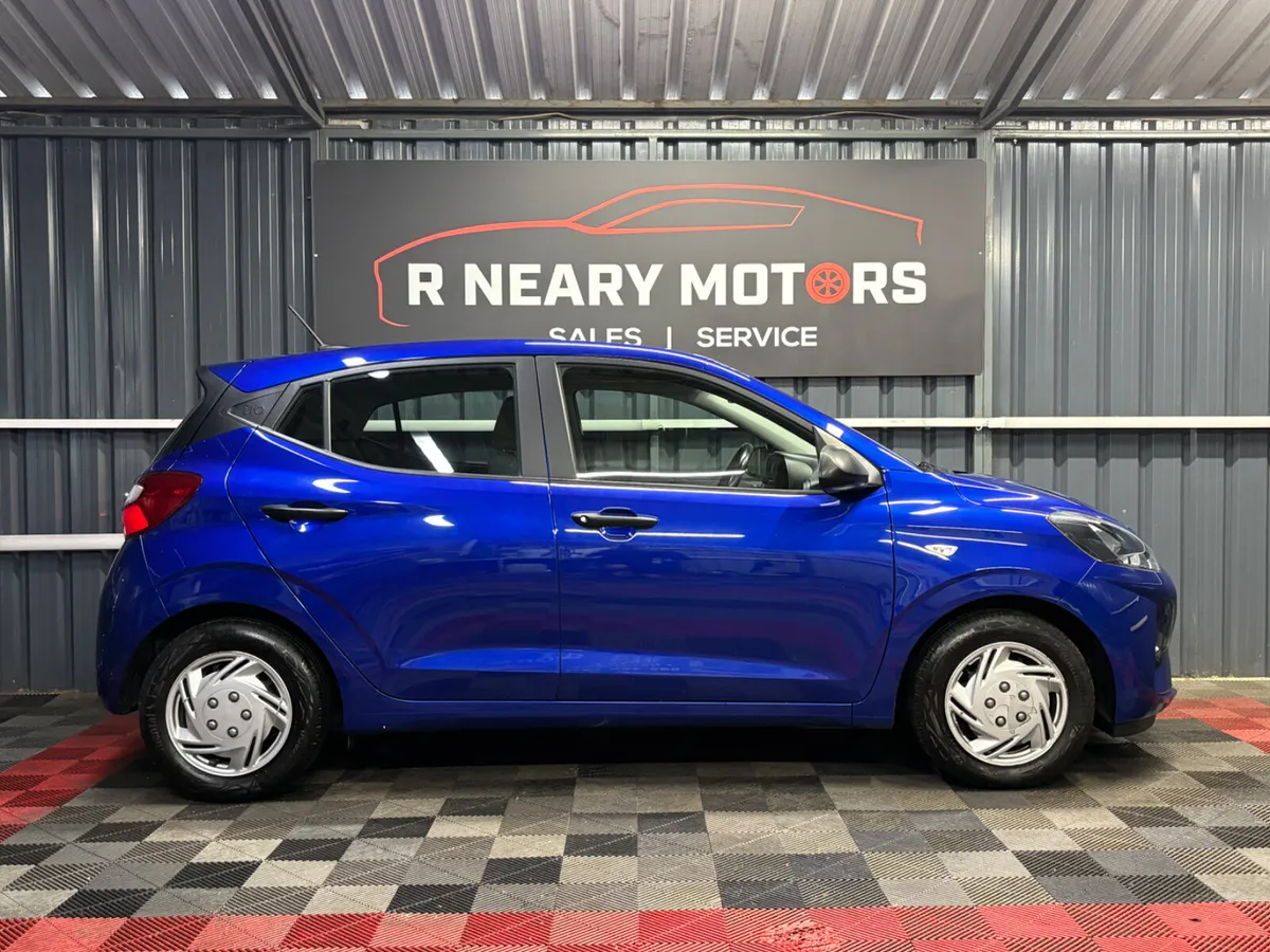 2023 Hyundai i10 Classic 1.0 Manual Low KMS - Image 4