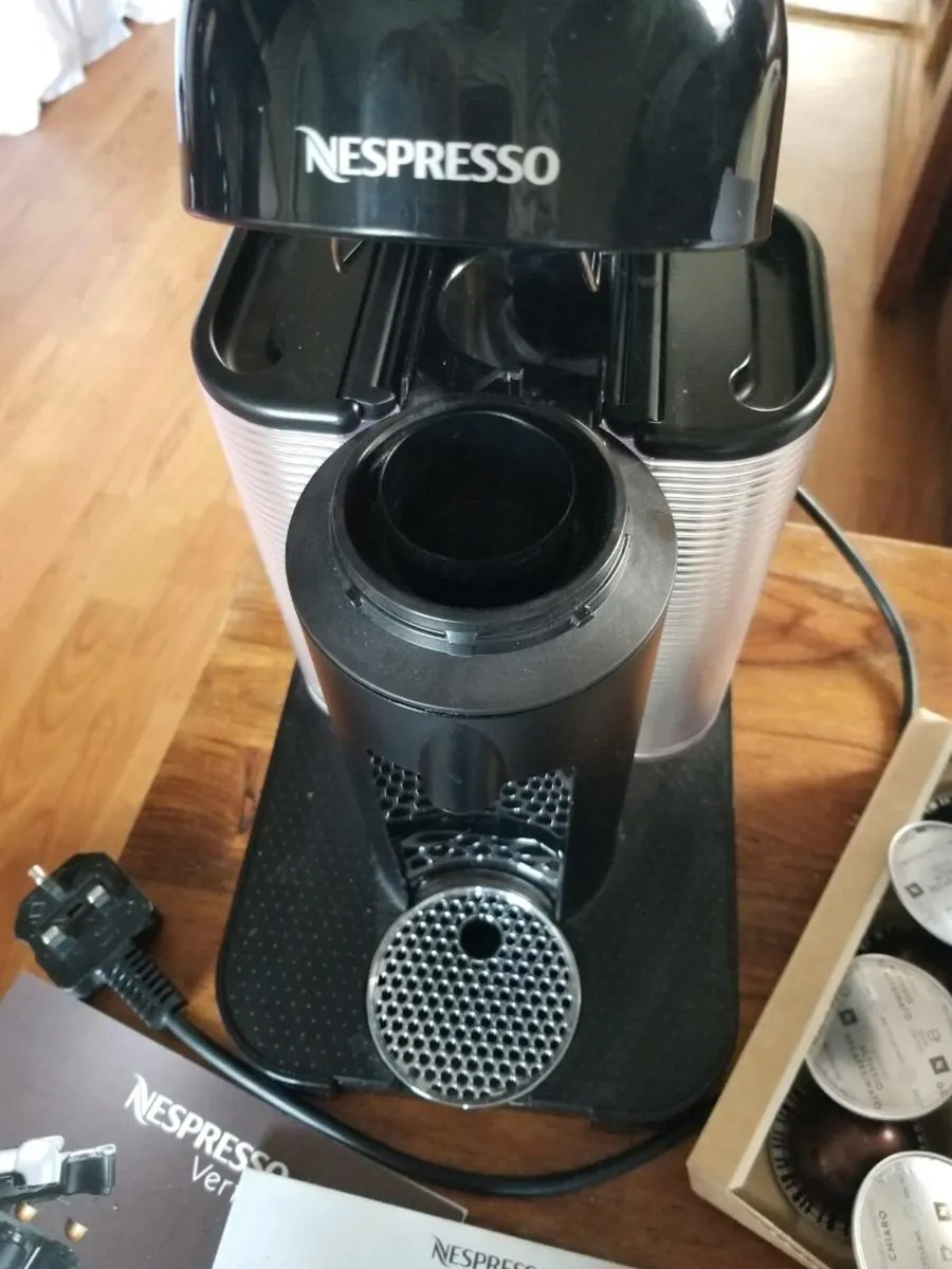 Nespresso coffee machine/pods/milk Frother. - Image 3