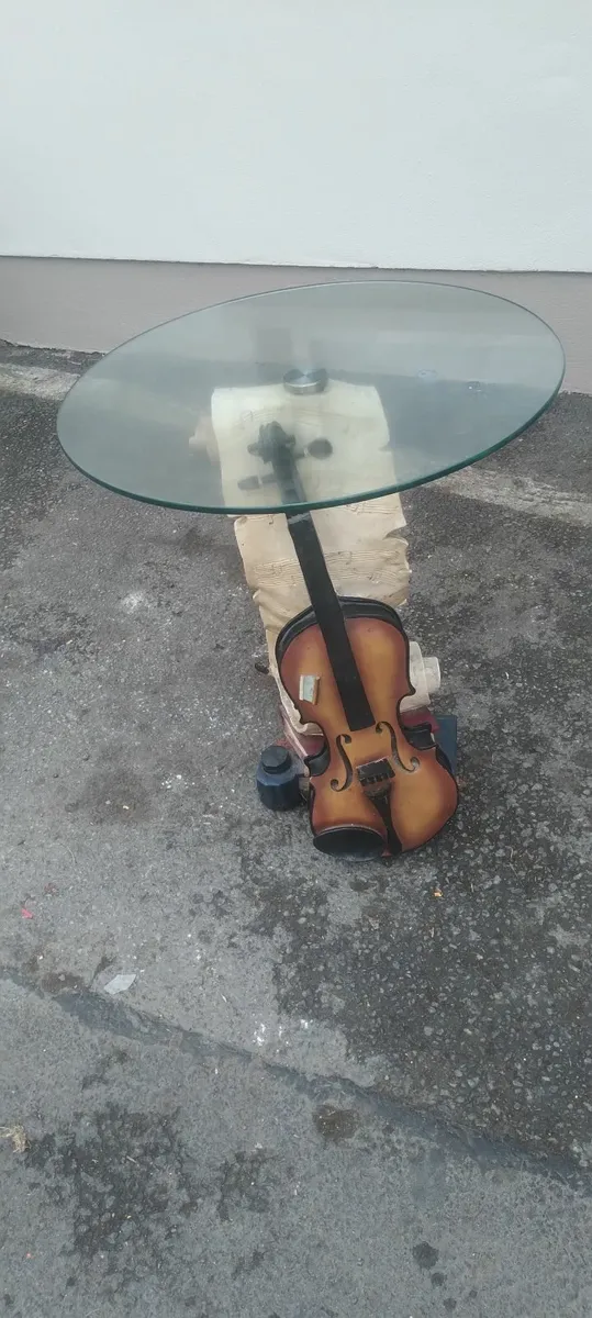 Violin book table well made table price too sell - Image 1