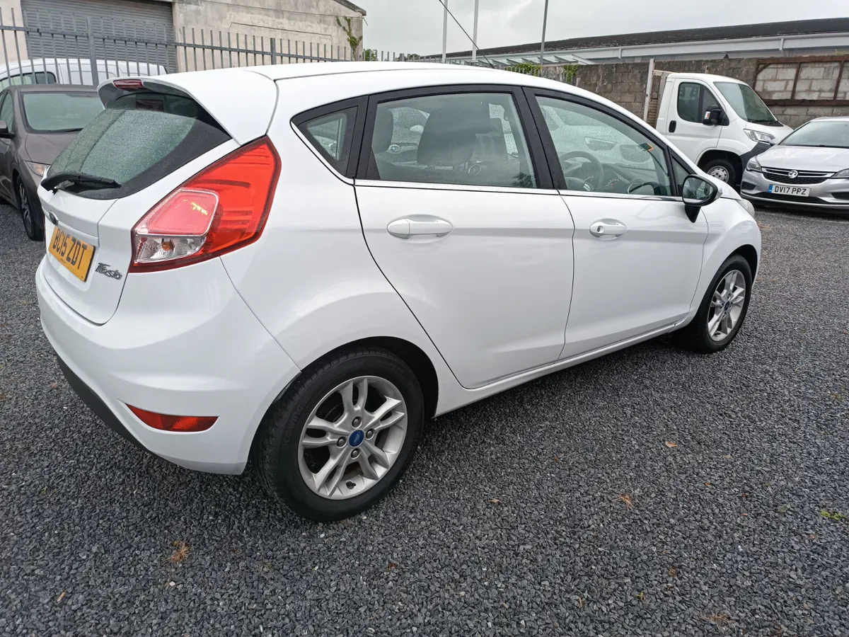 2015 Ford Fiesta 1.25 zetec 5 door - Image 4