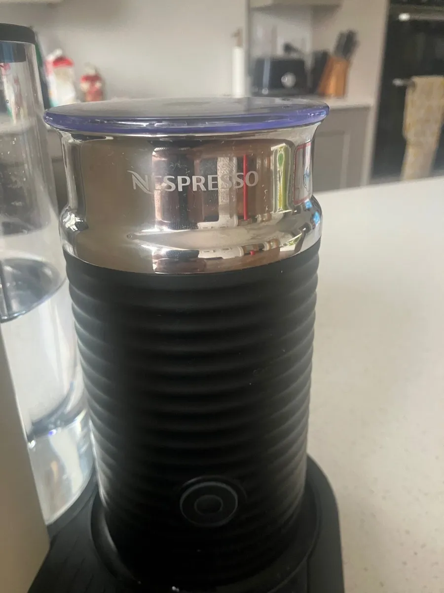 Nespresso Machine (used but perfect working order) - Image 3