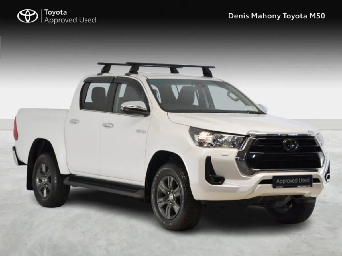 Toyota Hilux 2.8 SR5 DOUBLE CAB - Image 1