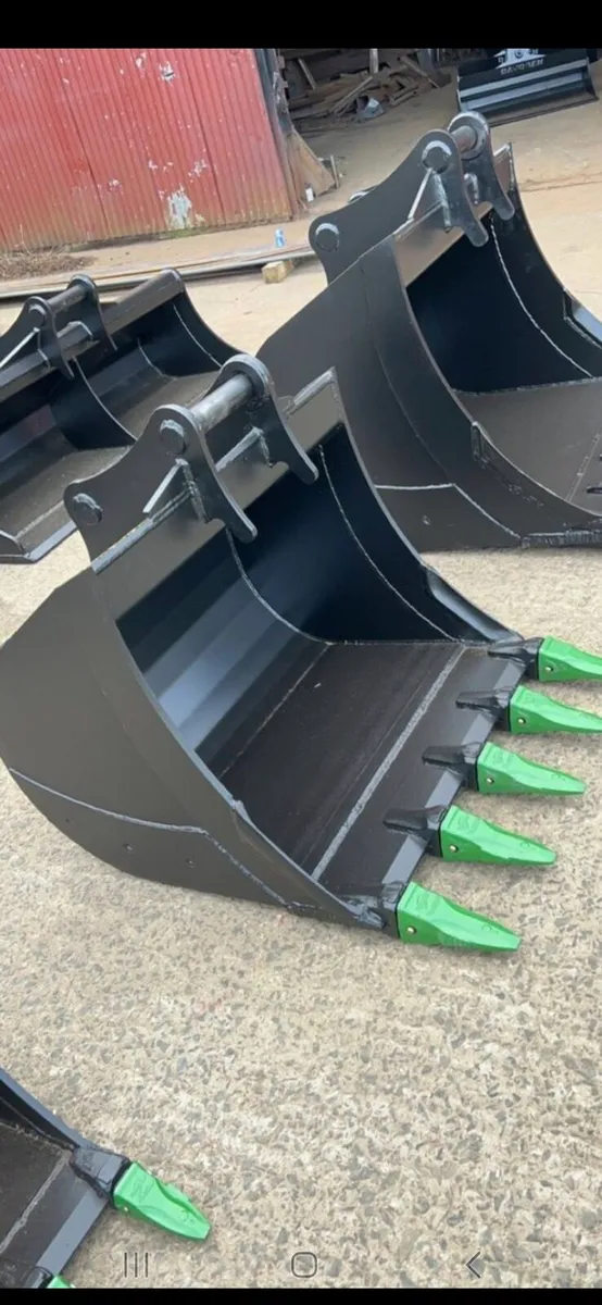 BUCKETS/RAKES/HARDOX RAKES - Image 1