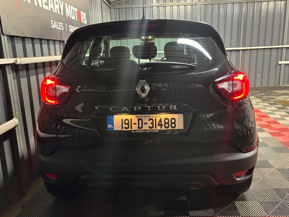 2019 Renault Captur 1.5 Diesel Manual - Image 3