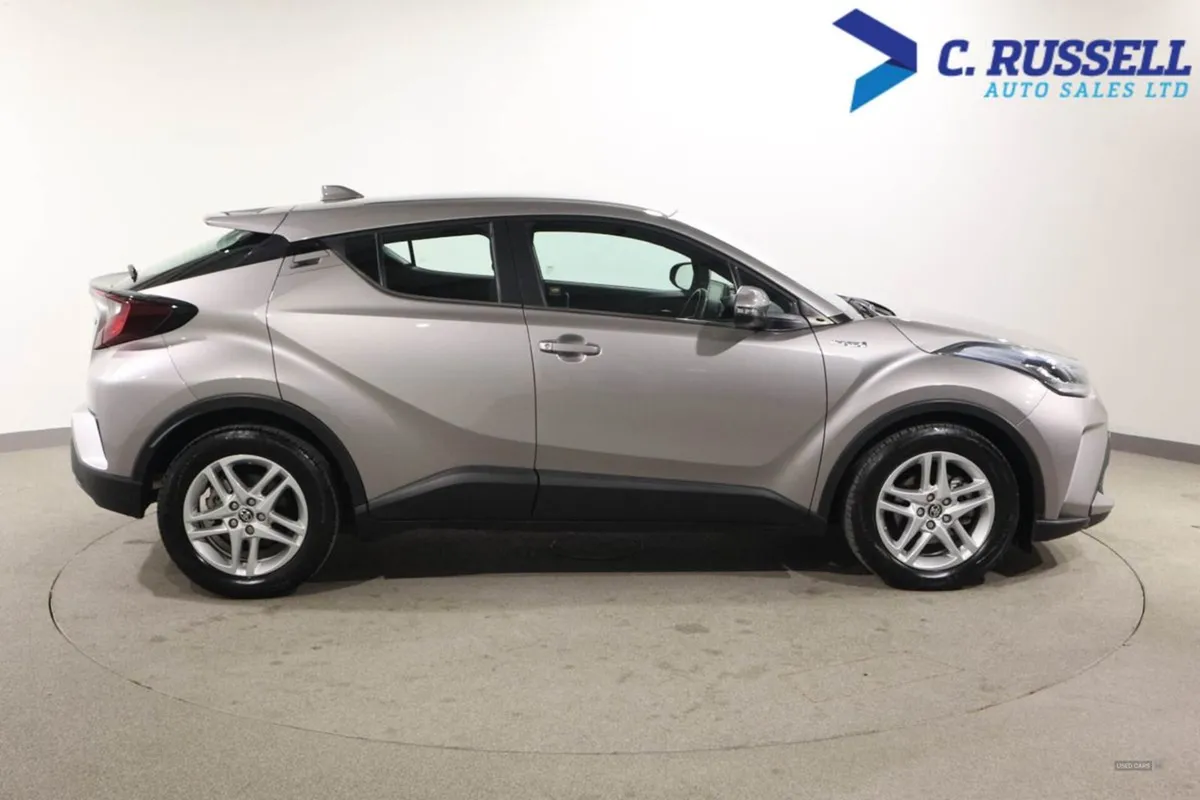 Toyota C-HR Hatchback - Image 4