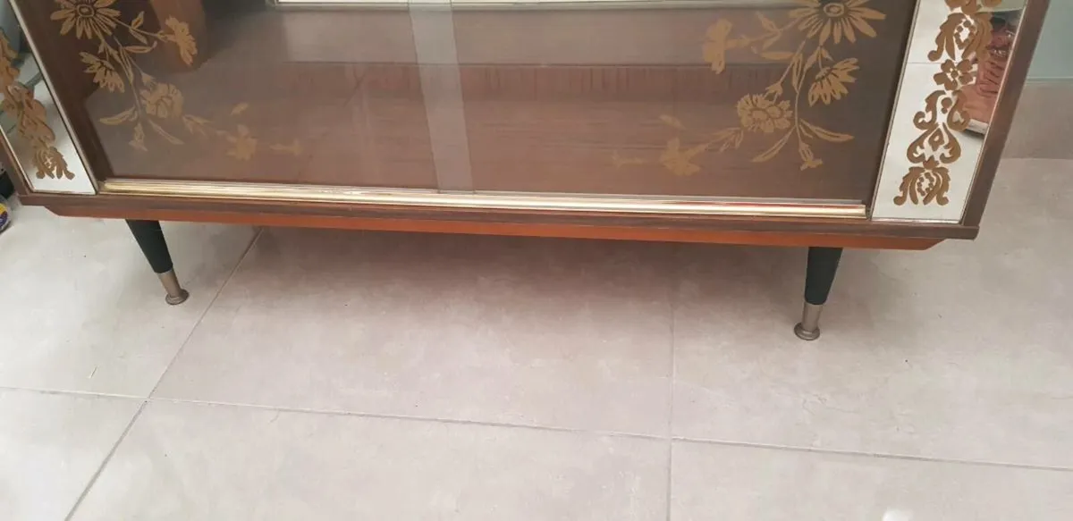 China cabinet - Image 4