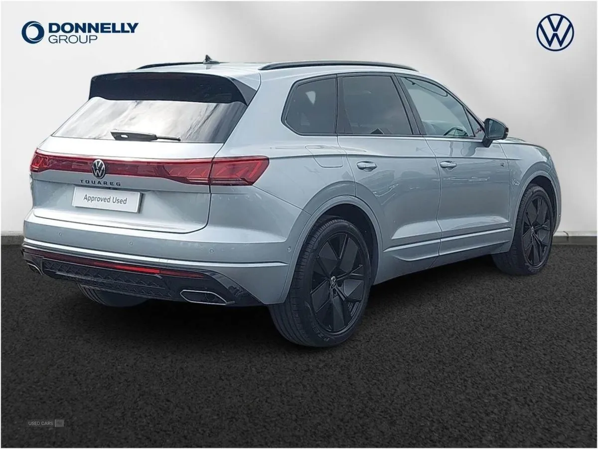 Volkswagen Touareg 3.0 V6 TDI 4motion 286 Black E - Image 3