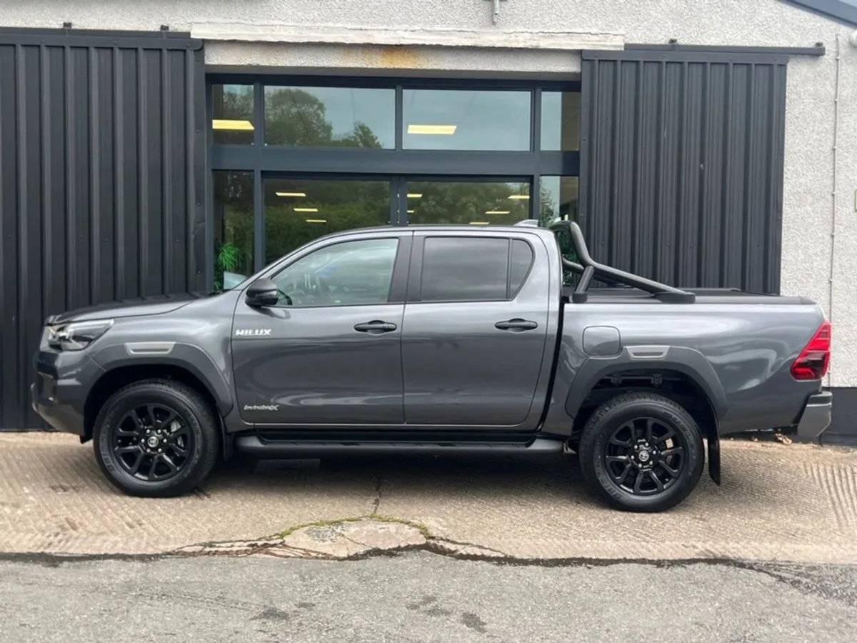 Toyota HiLux 2.8 Auto 201 BHP - Image 4