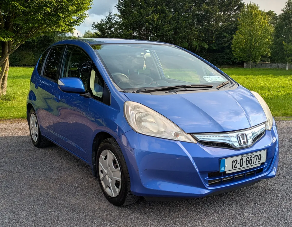 Honda Fit 1.3 AUTOMATIC PETROL HYBRID - Image 1
