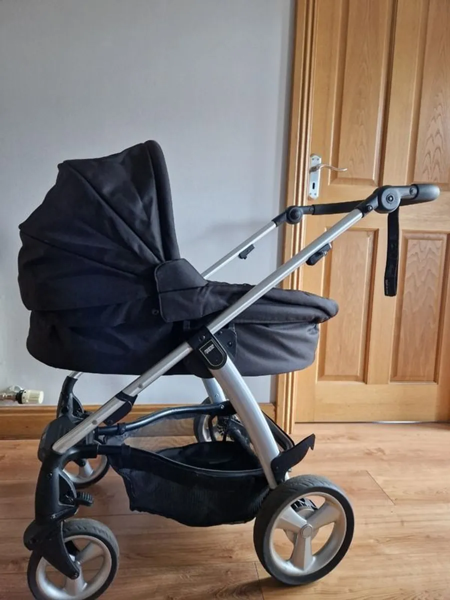 Pushchair  / stroller  / carrycot - Image 1