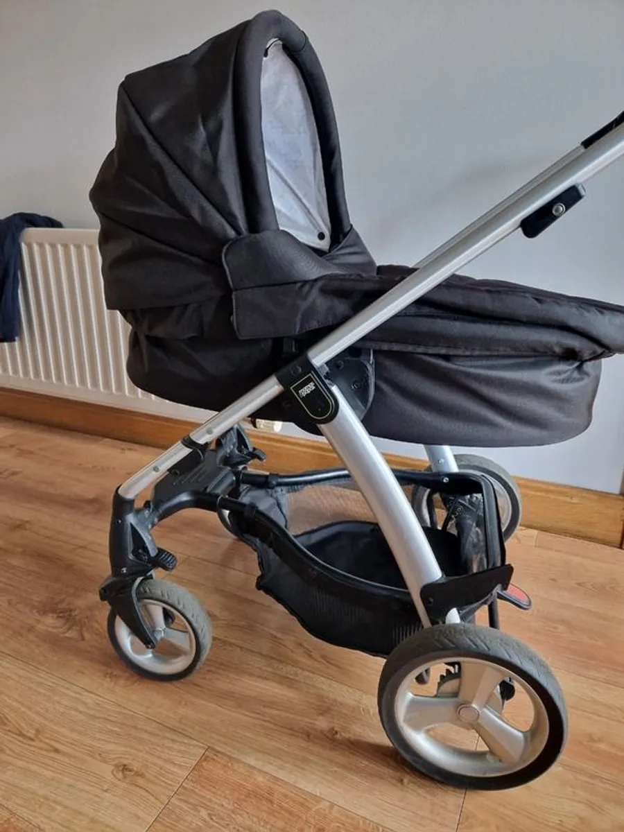 Pushchair  / stroller  / carrycot - Image 2