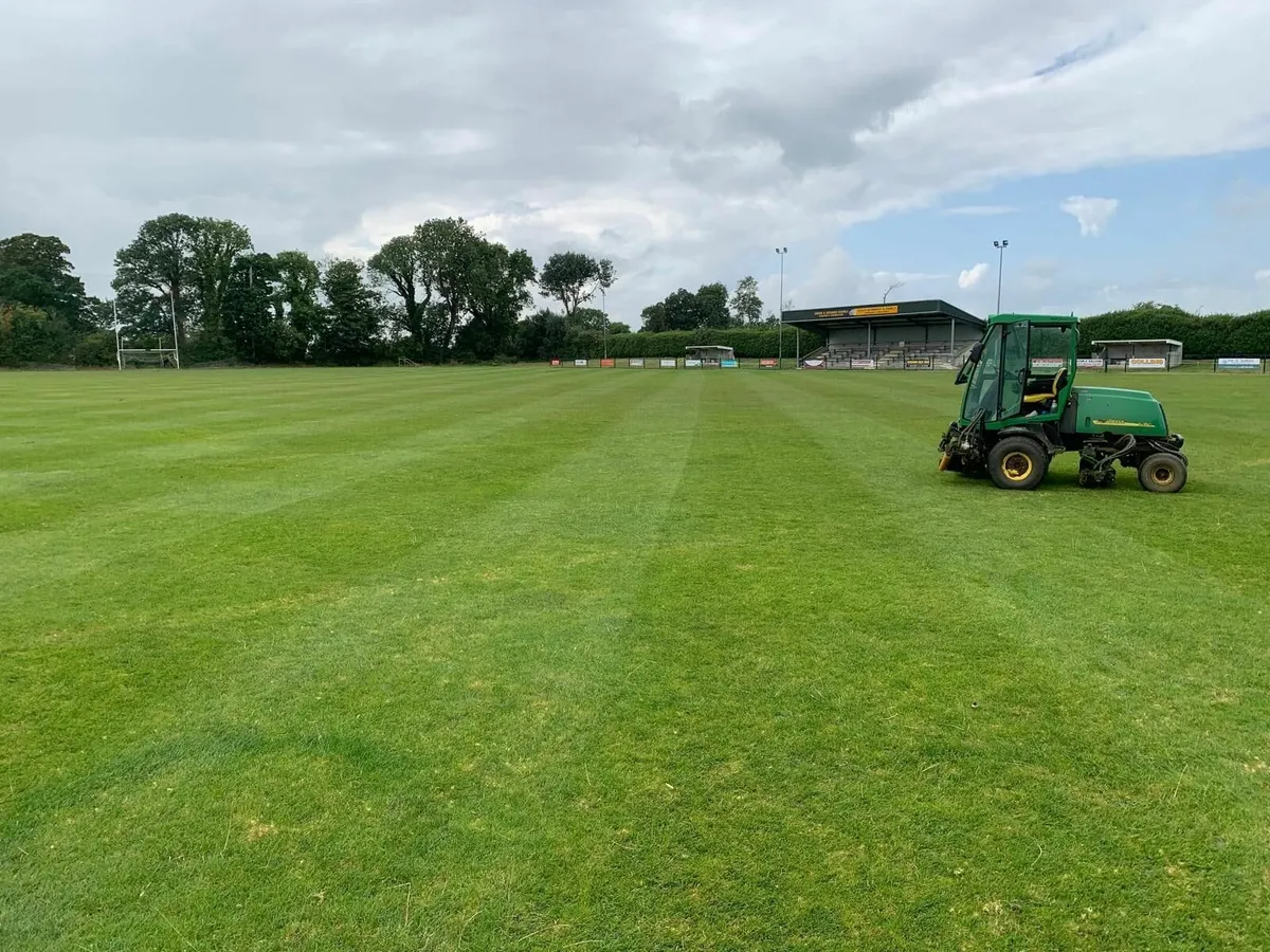 John Deere 3235C Mower – Ideal for Pitches, Golf - Image 1
