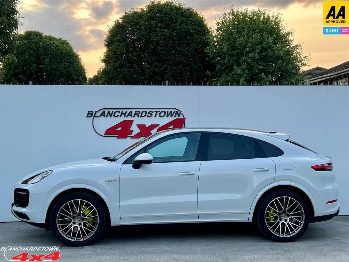 PORSCHE CAYENNE COUPE PLATINUM SHOWROOM CONDITION - Image 3