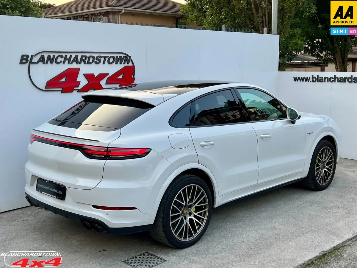 PORSCHE CAYENNE COUPE PLATINUM SHOWROOM CONDITION - Image 2