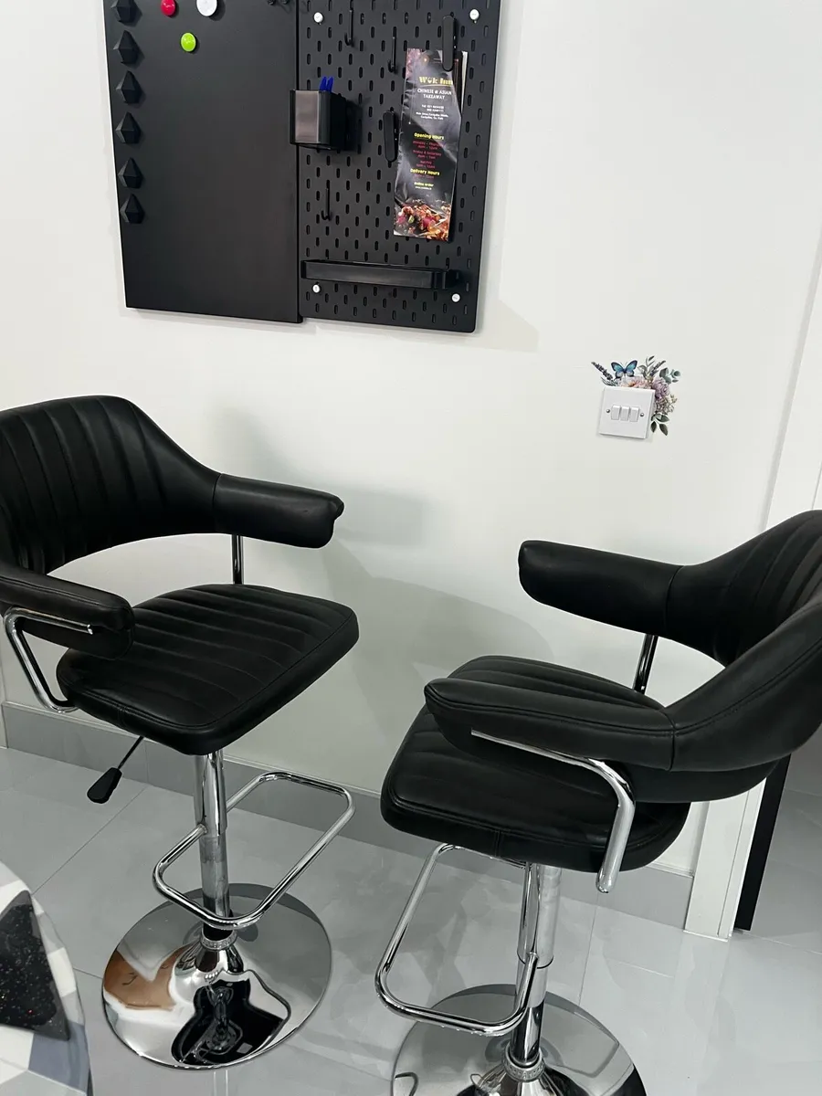 Less used bar stool for sale - Image 1